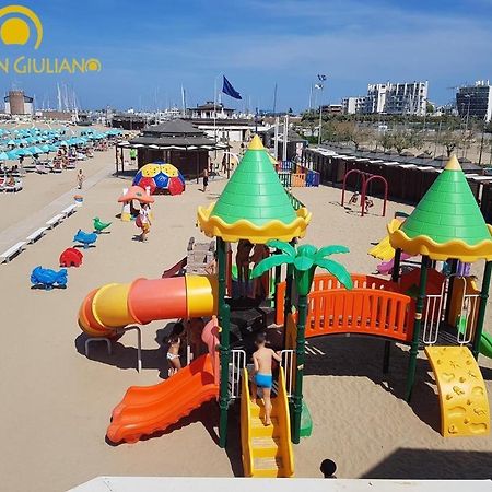 La Casa Di Clara Ombrellone Con 2 Lettini Al Lido San Giuliano Gratis E Parcheggio Privato Gratis Apartment Rimini Luaran gambar
